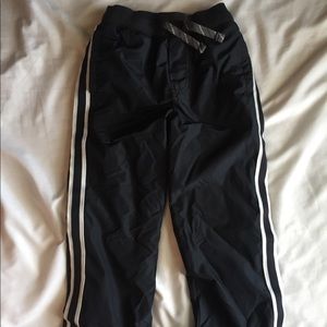 Boys windbreaker pants (size 5)